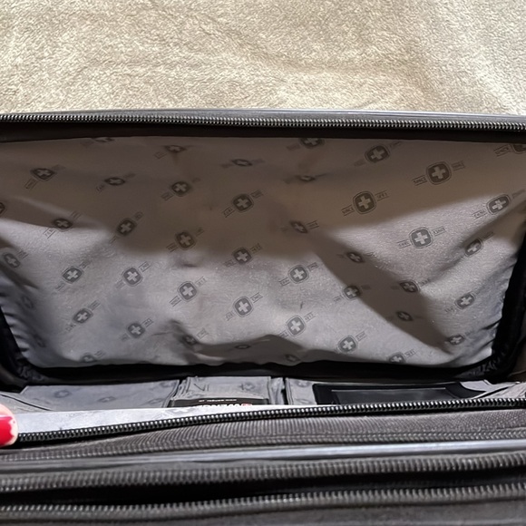 SwissGear by Wenger LEGACY 16` single compartment notebook case - Picture 7 of 8